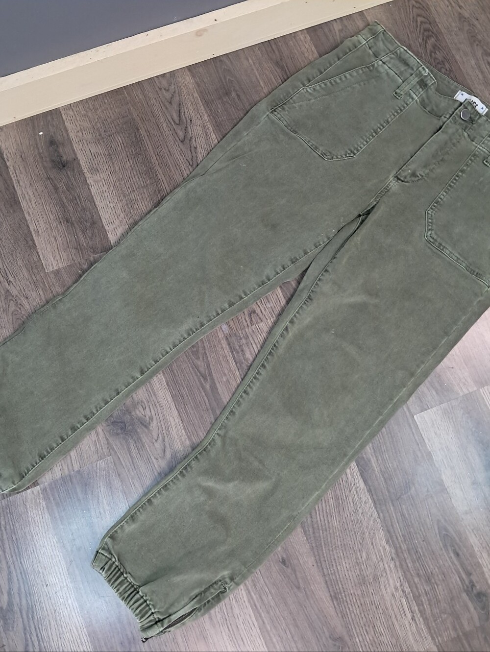 Paige Mayslie Cropped Jogger Pants Women's Size 29 Green
